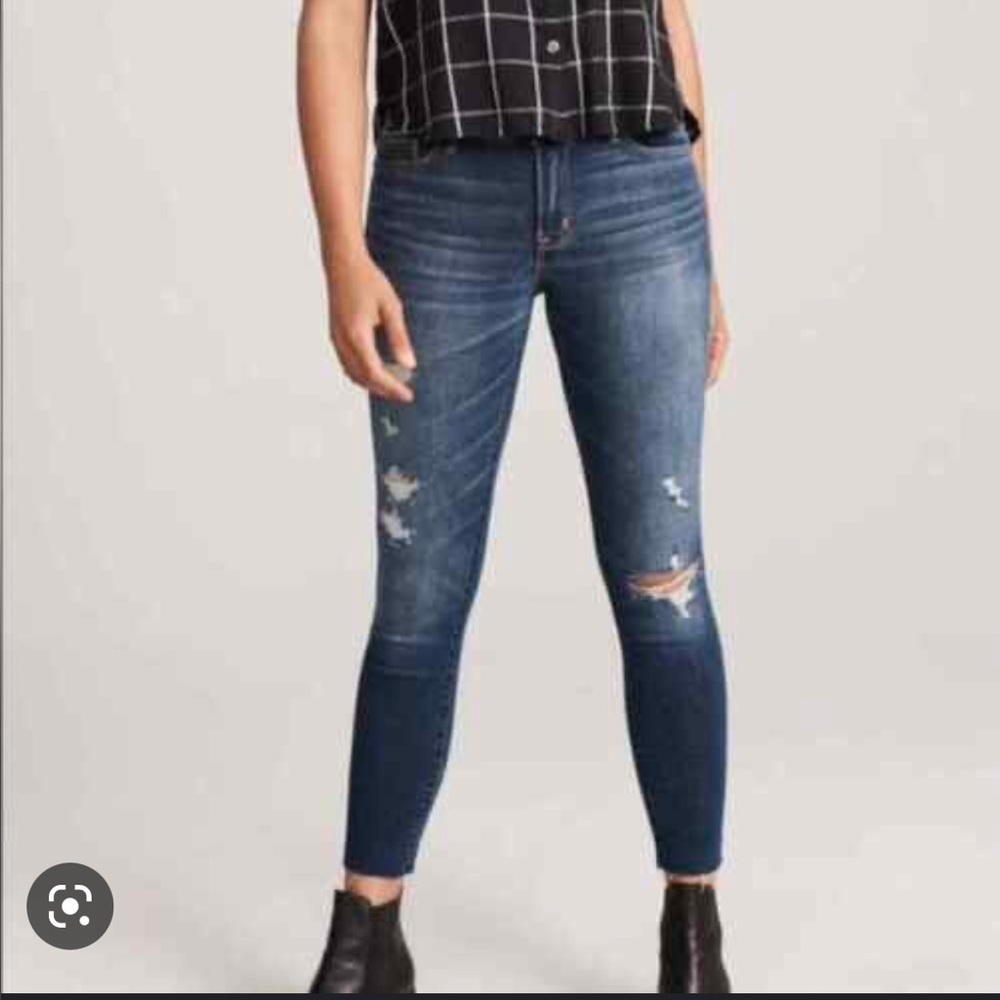 Abercrombie & Fitch Harper Ankle Distressed with Raw Hem - Mid Rise